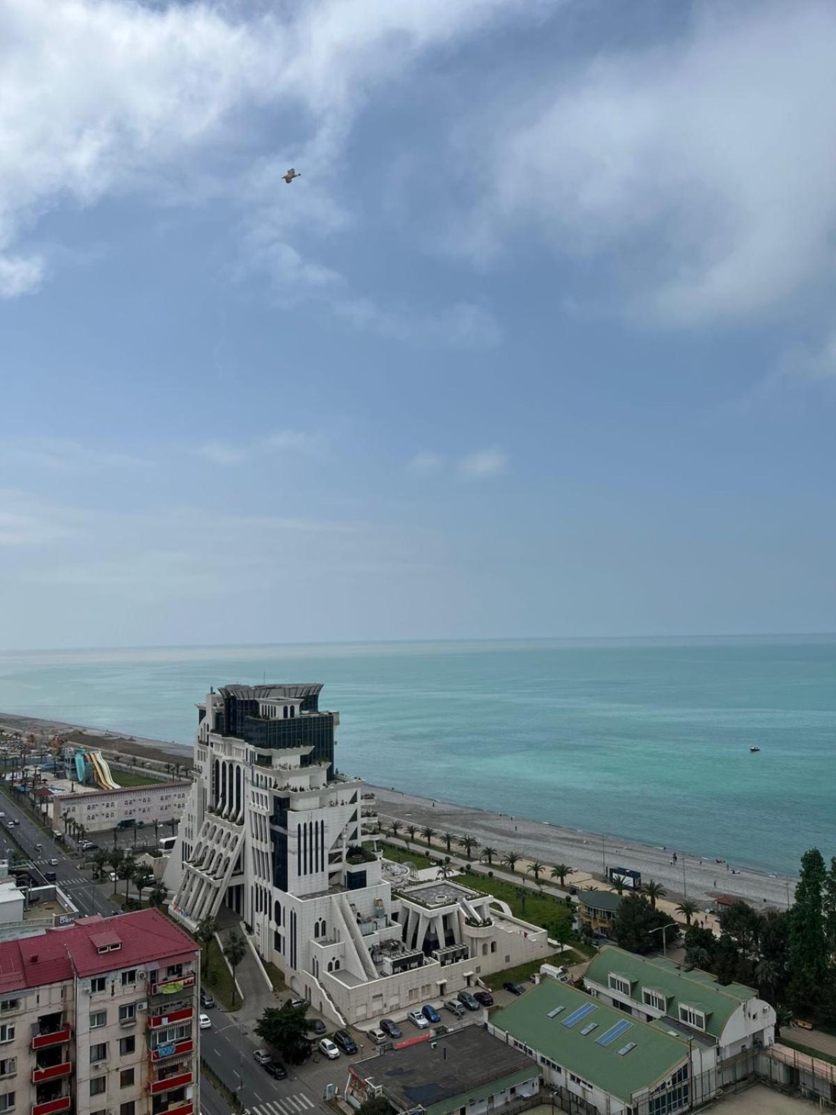 Holiday Lux Tower Batumi Exteriér fotografie